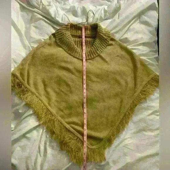 Cowl Neck Shawl - Picture 5 of 6